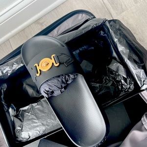 Versace men leather slide size 9 brand new